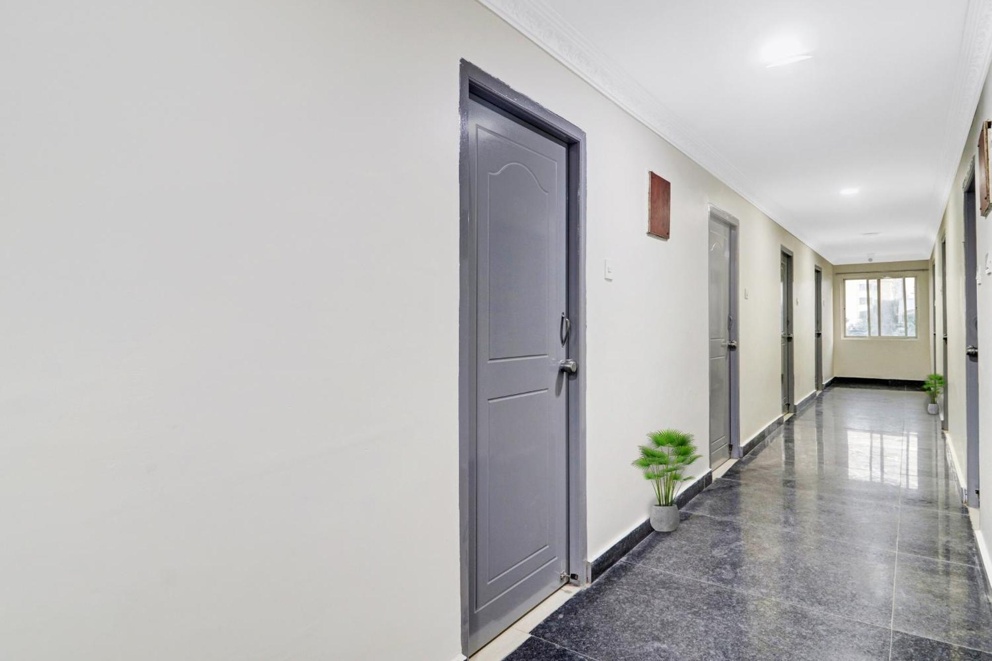 Hotel Super Collection O Sahasra Nearkondapur Hyderabad Exterior foto